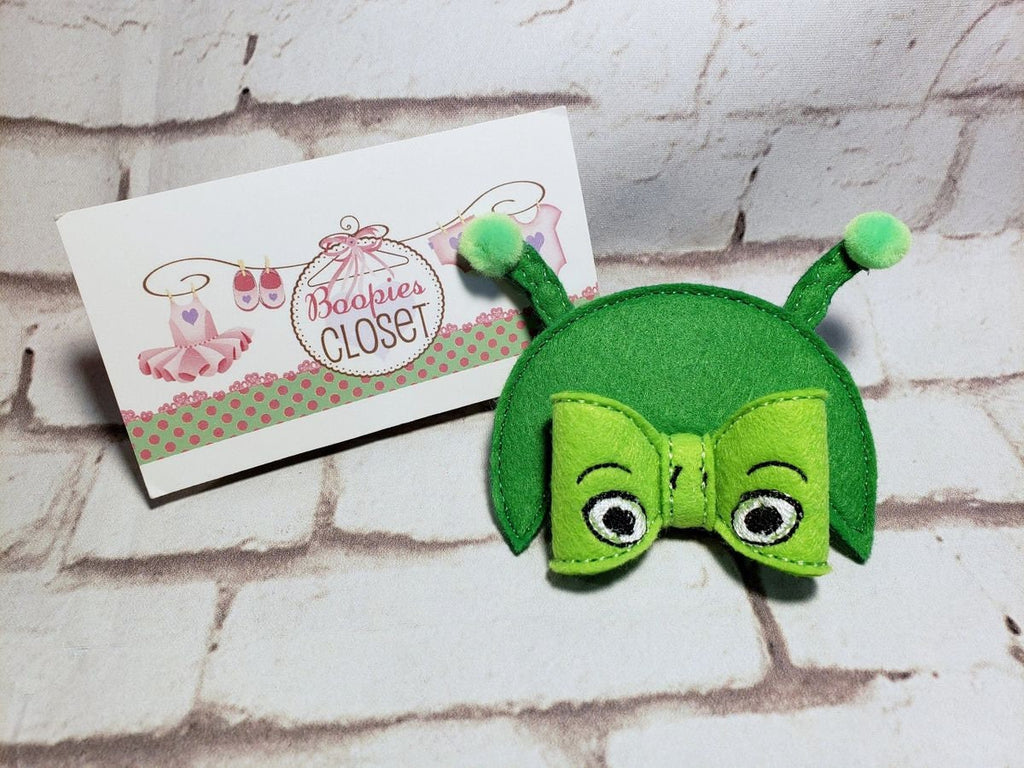 Stone Age Character 3D Felt Bow – Prehistoric Girl or Alien Hair Clip for Kids & Pets