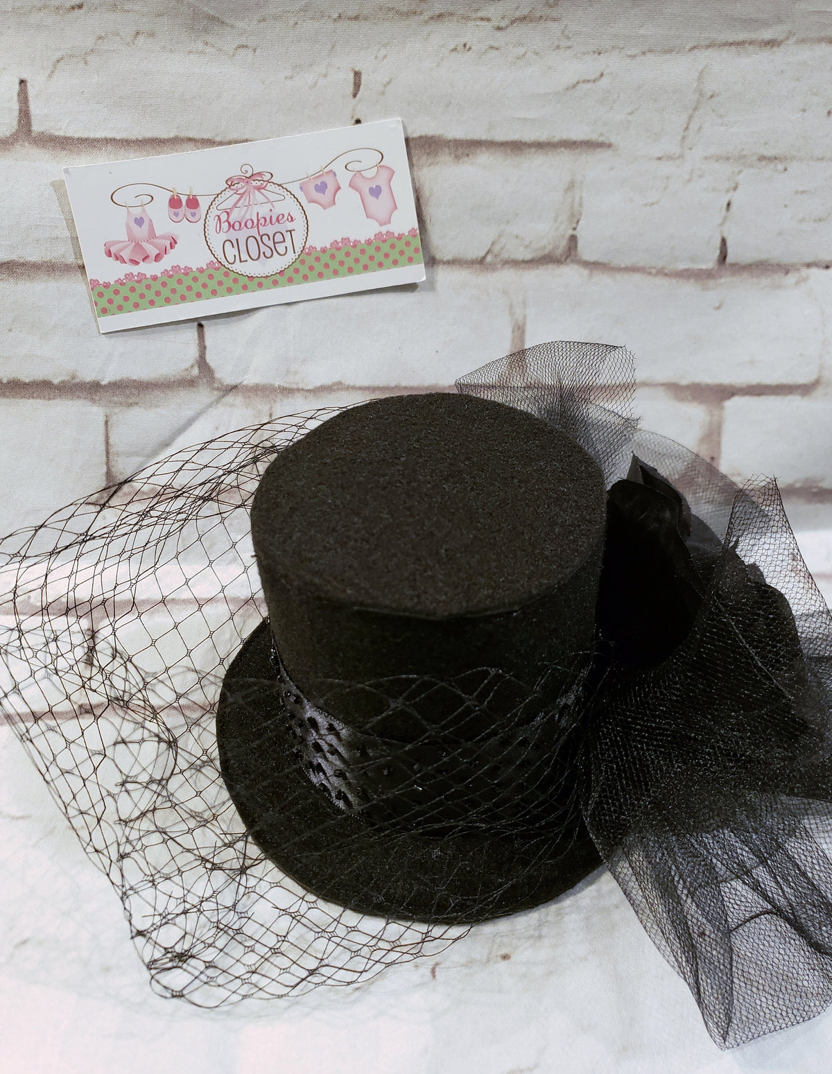 Equestrian Mini Top Hat – Black Felt Derby Hat with Tulle, Horse Show Fascinator for Women & Girls