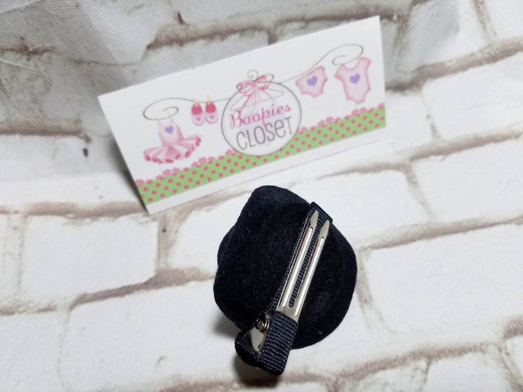Mini Top Hat Barrette – Black Felt Hair Accessory with Feather Detail, Classic Costume Hair Clip