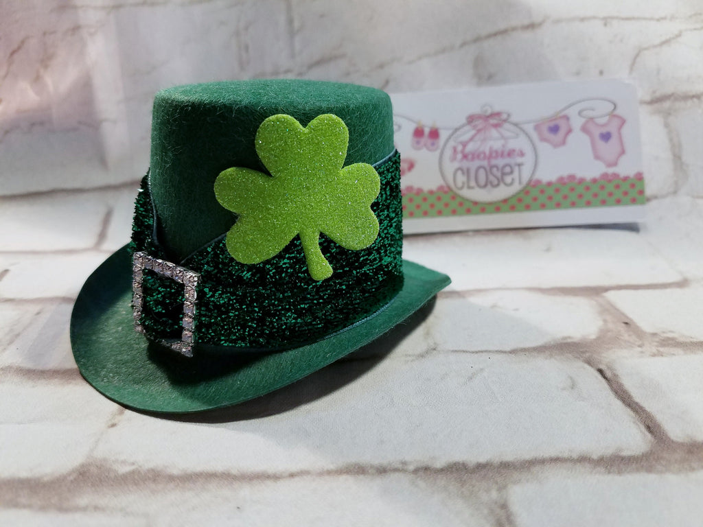 St. Patrick's Day Mini Top Hat – Leprechaun Buckle & Clover Accent Costume Hat for Adults & Kids