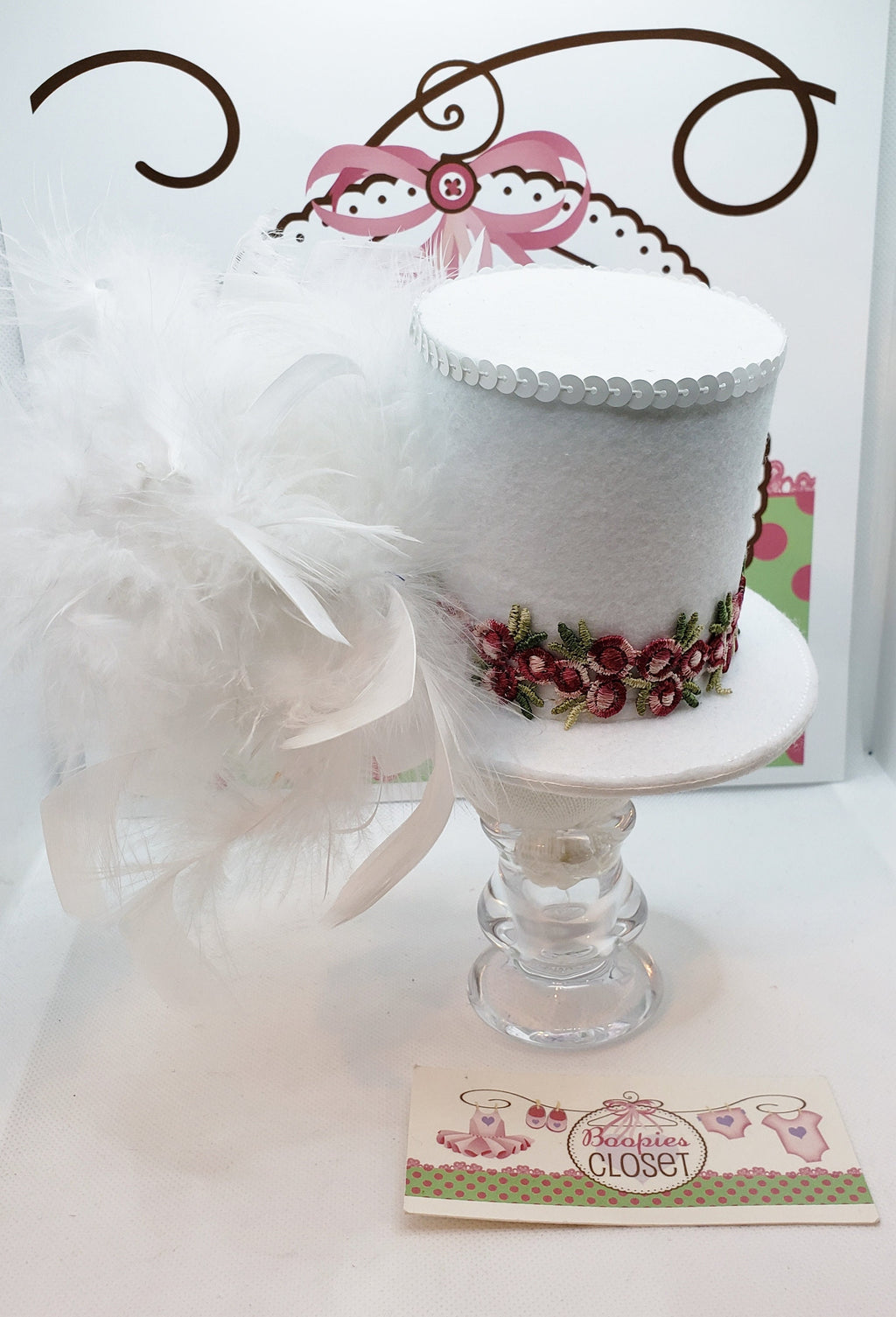 White Rose Mini Top Hat – Feathered Derby Fascinator for Women, Elegant Bridal Hair Accessory