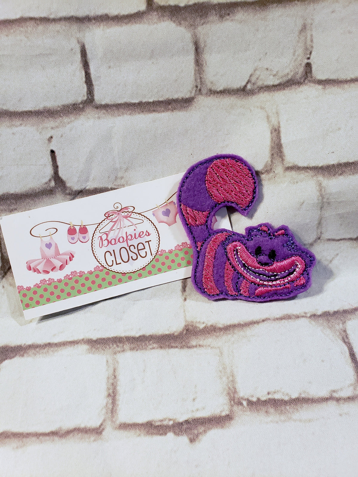 Cheshire Cat Embroidered Felt Barrette – Grinning Cat Hair Clip for Girls, Alice in Wonderland Accessory