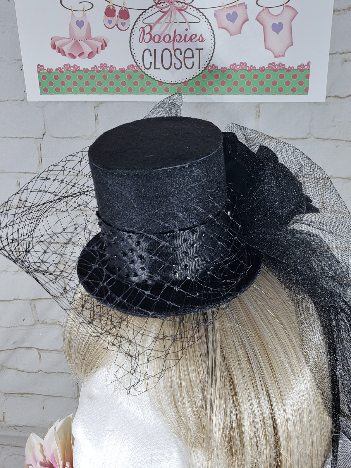 Equestrian Mini Top Hat – Black Felt Derby Hat with Tulle, Horse Show Fascinator for Women & Girls